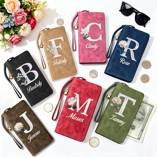 Cartera de pulsera personalizada para mujer con inicial de perla, flor de nacimiento y nombre, cartera de cuero PU con bolsillo para monedas, ventana de identificación y correa de mano, regalo de cumpleaños para el Día de la Madre, para mamá o amigas